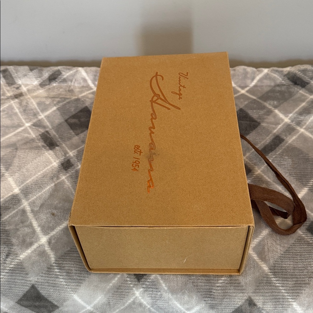 Vintage Havana Cream and Pink Sneakers - Picture 6 of 7